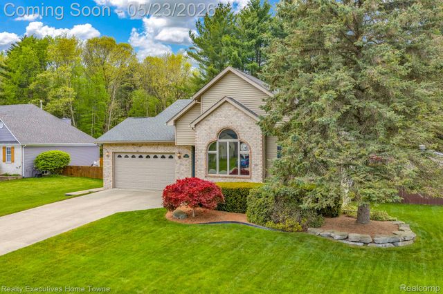 3307 Fanone Drive, Port Huron Charter Township, MI 48060