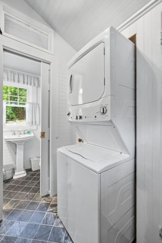 24 Hildreth Street, Westford, MA 01886