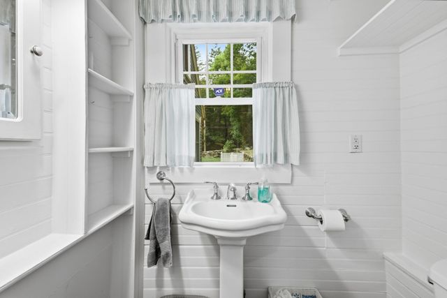 24 Hildreth Street, Westford, MA 01886