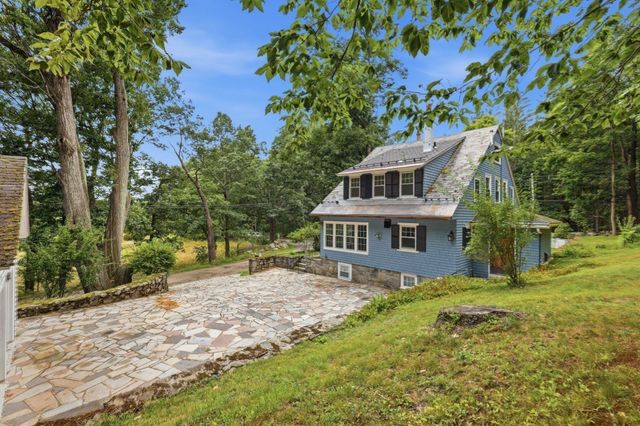 24 Hildreth Street, Westford, MA 01886