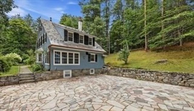 24 Hildreth Street, Westford, MA 01886