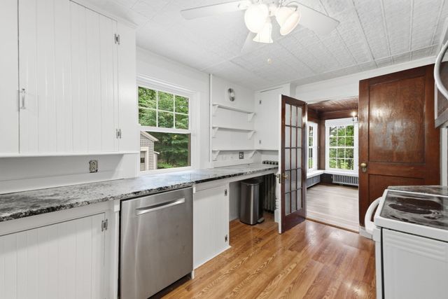 24 Hildreth Street, Westford, MA 01886