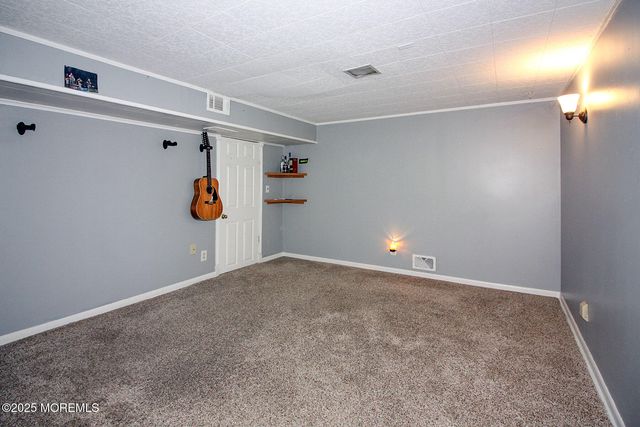 43 Darien Road, Howell, NJ 07731