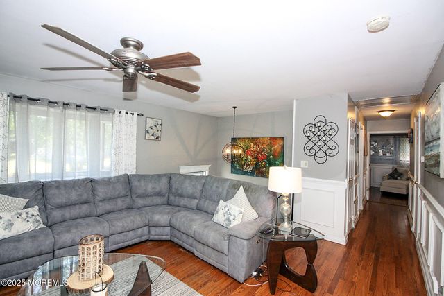 43 Darien Road, Howell, NJ 07731