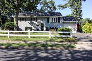 43 Darien Road, Howell, NJ 07731