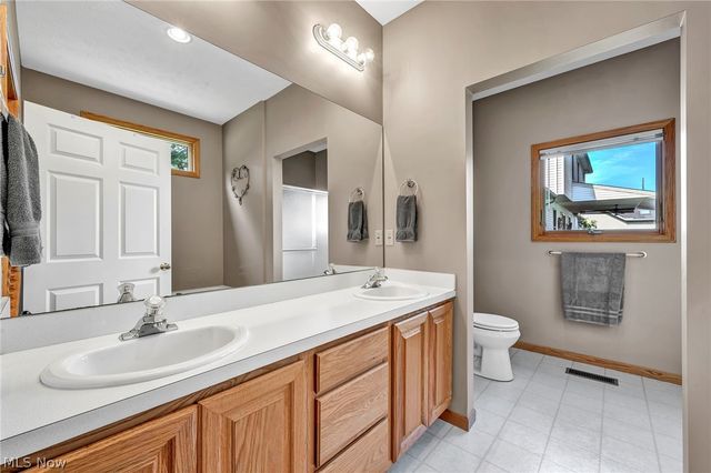 1017 Glendalough Avenue, Grafton, OH 44044