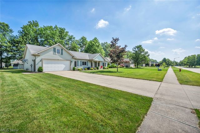 1017 Glendalough Avenue, Grafton, OH 44044