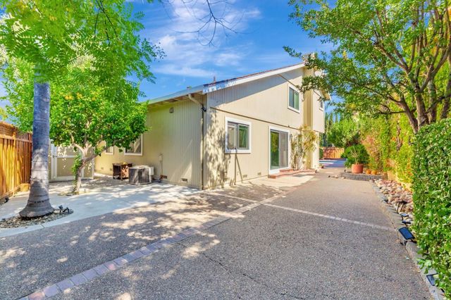 1206 Sycamore Court, Gilroy, CA 95020