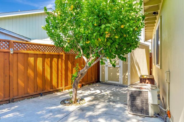 1206 Sycamore Court, Gilroy, CA 95020