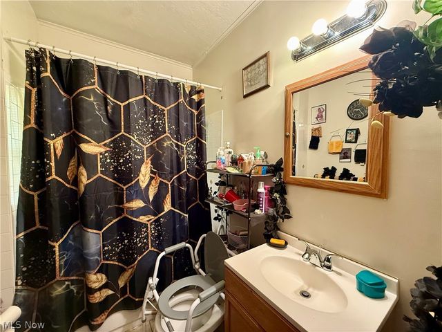 412 E 146th Street, Cleveland, OH 44110