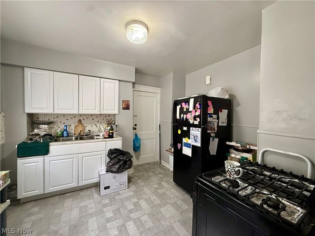 412 E 146th Street, Cleveland, OH 44110
