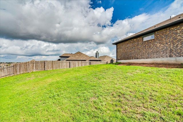 518 Algaroba LOOP, Buda, TX 78610