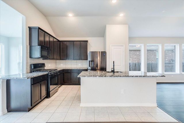 518 Algaroba LOOP, Buda, TX 78610