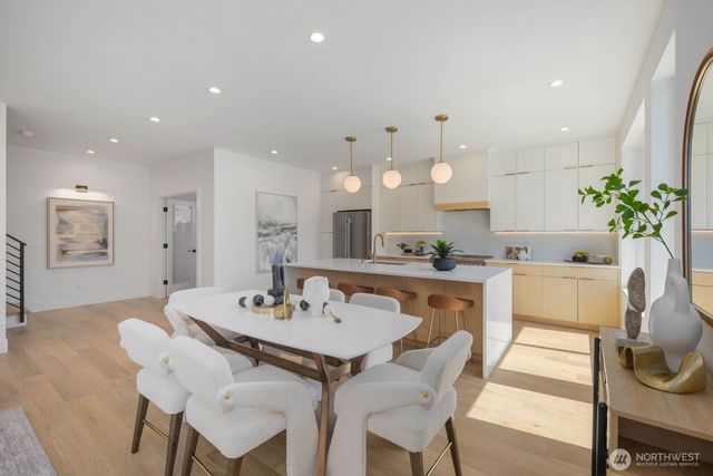 726 N 89th Street, Seattle, WA 98103