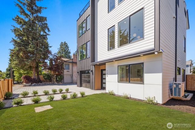 726 N 89th Street, Seattle, WA 98103