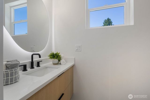726 N 89th Street, Seattle, WA 98103