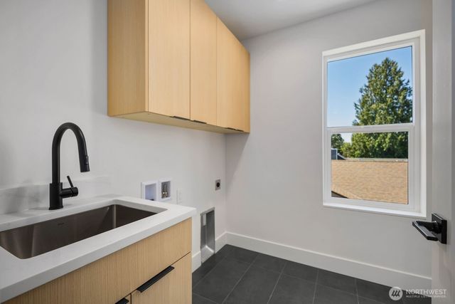 726 N 89th Street, Seattle, WA 98103