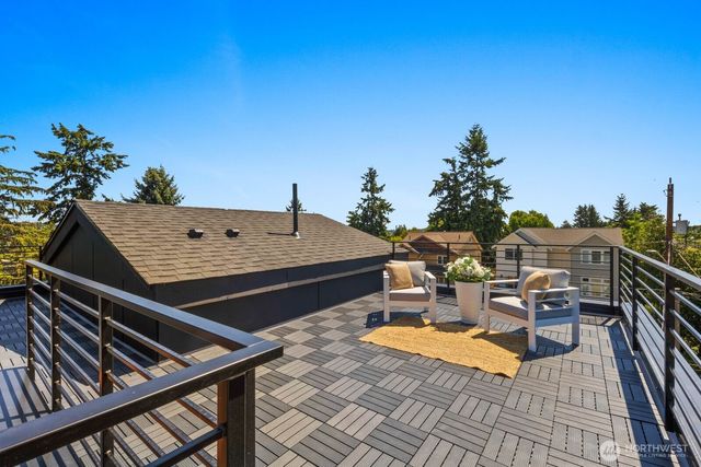 726 N 89th Street, Seattle, WA 98103