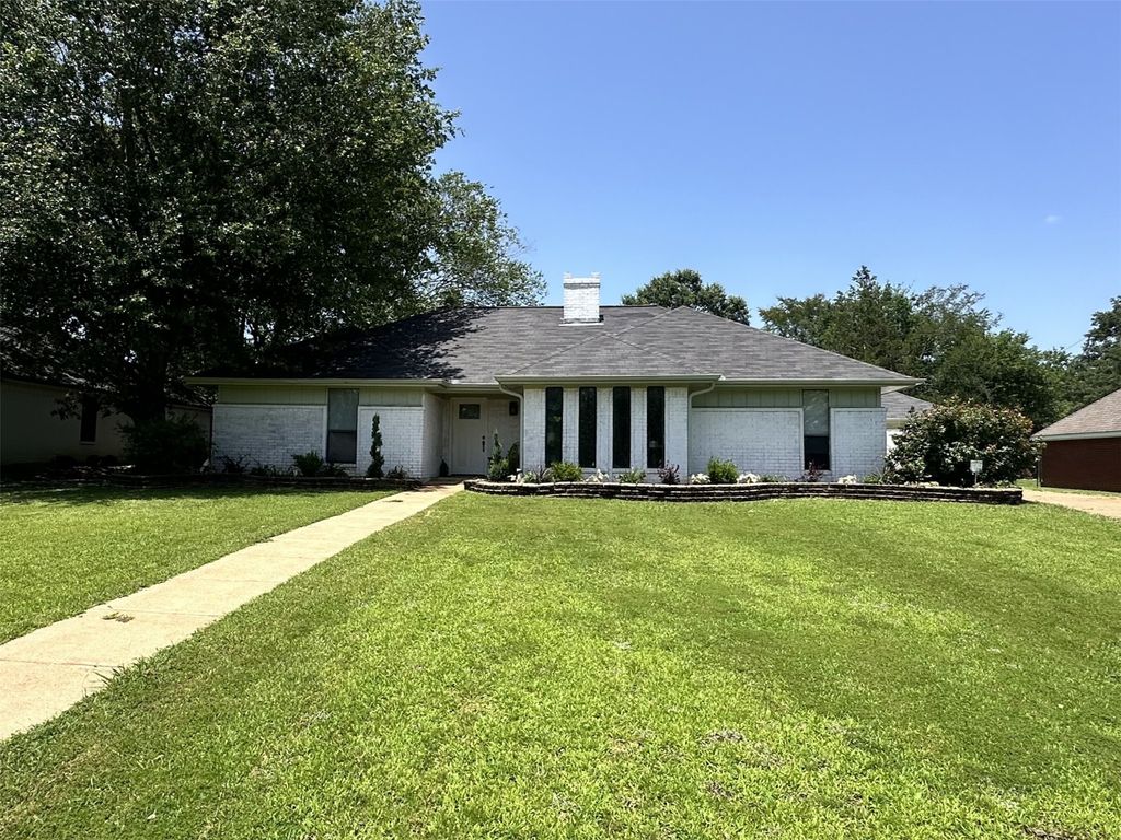 7245 Wendy Drive, Paris, TX 75462