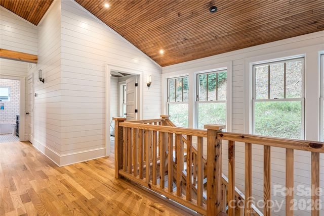 51 Summit Road, Swannanoa, NC 28778