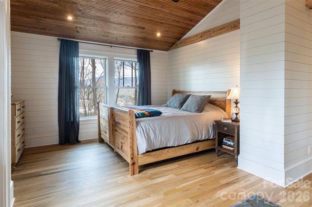 51 Summit Road, Swannanoa, NC 28778