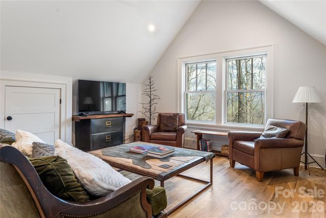 51 Summit Road, Swannanoa, NC 28778