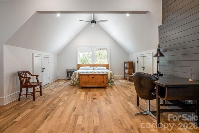 51 Summit Road, Swannanoa, NC 28778
