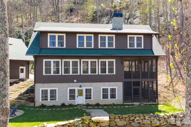 51 Summit Road, Swannanoa, NC 28778