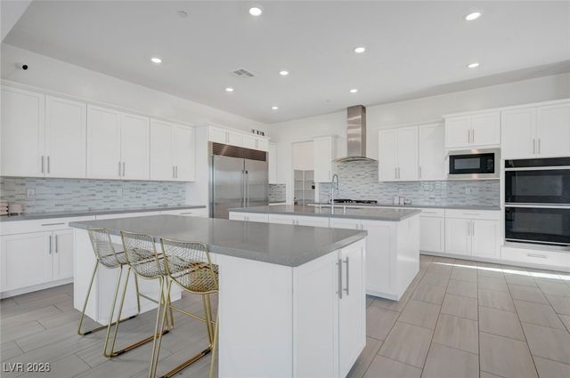 699 Glowing Horizon Street, Henderson, NV 89052