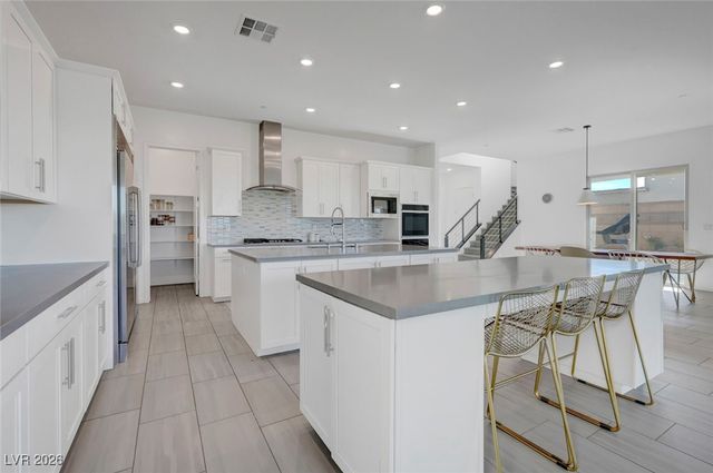 699 Glowing Horizon Street, Henderson, NV 89052