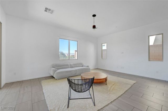 699 Glowing Horizon Street, Henderson, NV 89052