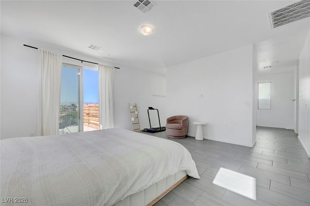 699 Glowing Horizon Street, Henderson, NV 89052