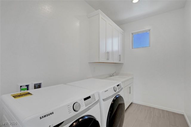 699 Glowing Horizon Street, Henderson, NV 89052