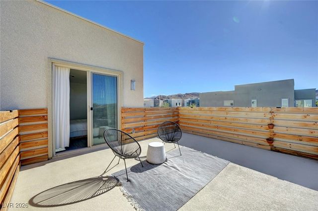 699 Glowing Horizon Street, Henderson, NV 89052