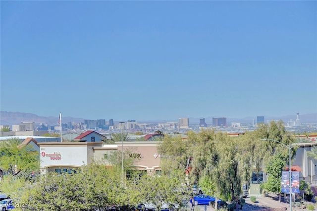 699 Glowing Horizon Street, Henderson, NV 89052