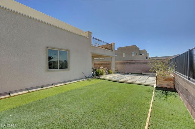 699 Glowing Horizon Street, Henderson, NV 89052