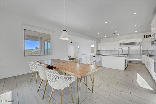 699 Glowing Horizon Street, Henderson, NV 89052