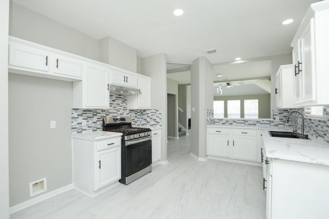 2522 Cardinal Elm Street, Fresno, TX 77545