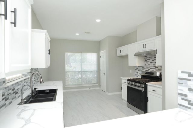2522 Cardinal Elm Street, Fresno, TX 77545