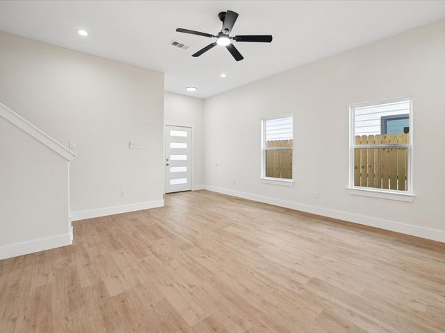 826 Stamps Avenue, Fort Worth, TX 76114