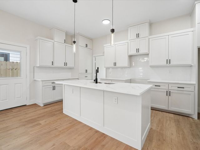 826 Stamps Avenue, Fort Worth, TX 76114