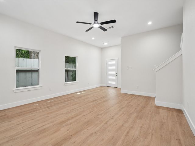 826 Stamps Avenue, Fort Worth, TX 76114