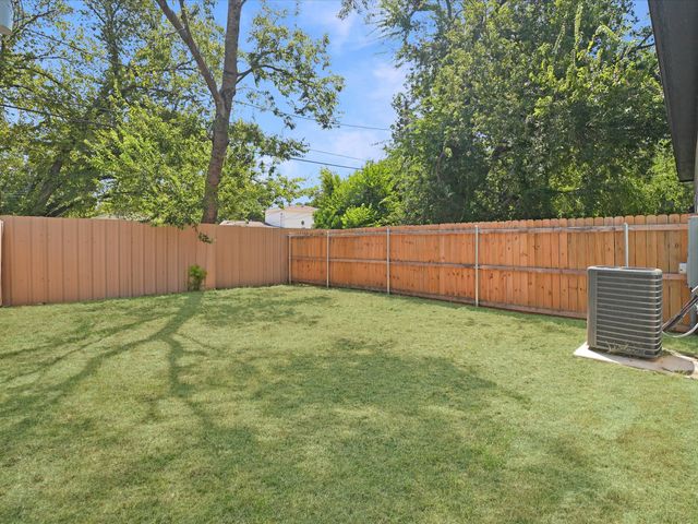 826 Stamps Avenue, Fort Worth, TX 76114