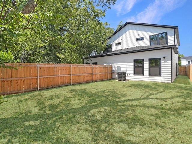 826 Stamps Avenue, Fort Worth, TX 76114