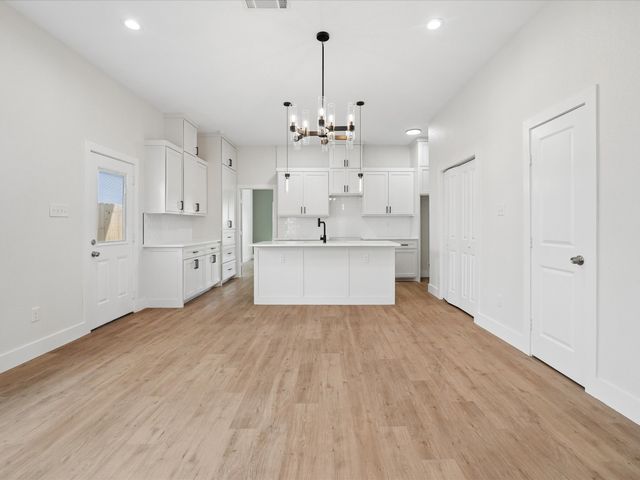 826 Stamps Avenue, Fort Worth, TX 76114