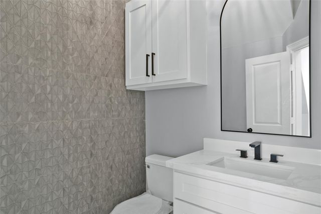 1715 Valley View Drive, La Porte, TX 77571