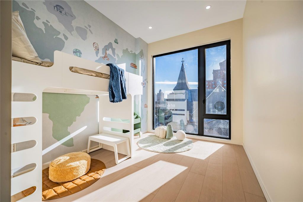 31-16 21st Street 2B, Astoria, NY 11106