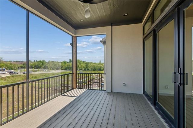13721 Pembroke Lane, Leawood, KS 66224