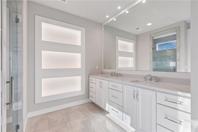 13721 Pembroke Lane, Leawood, KS 66224