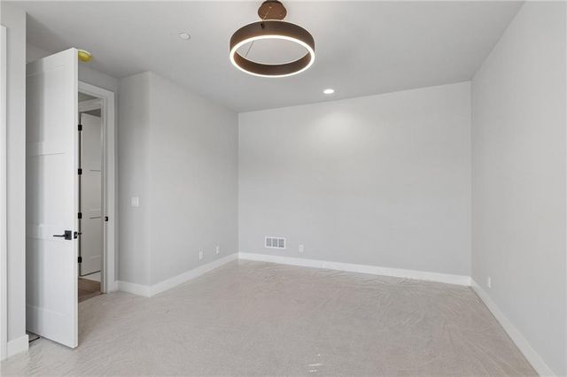 13721 Pembroke Lane, Leawood, KS 66224